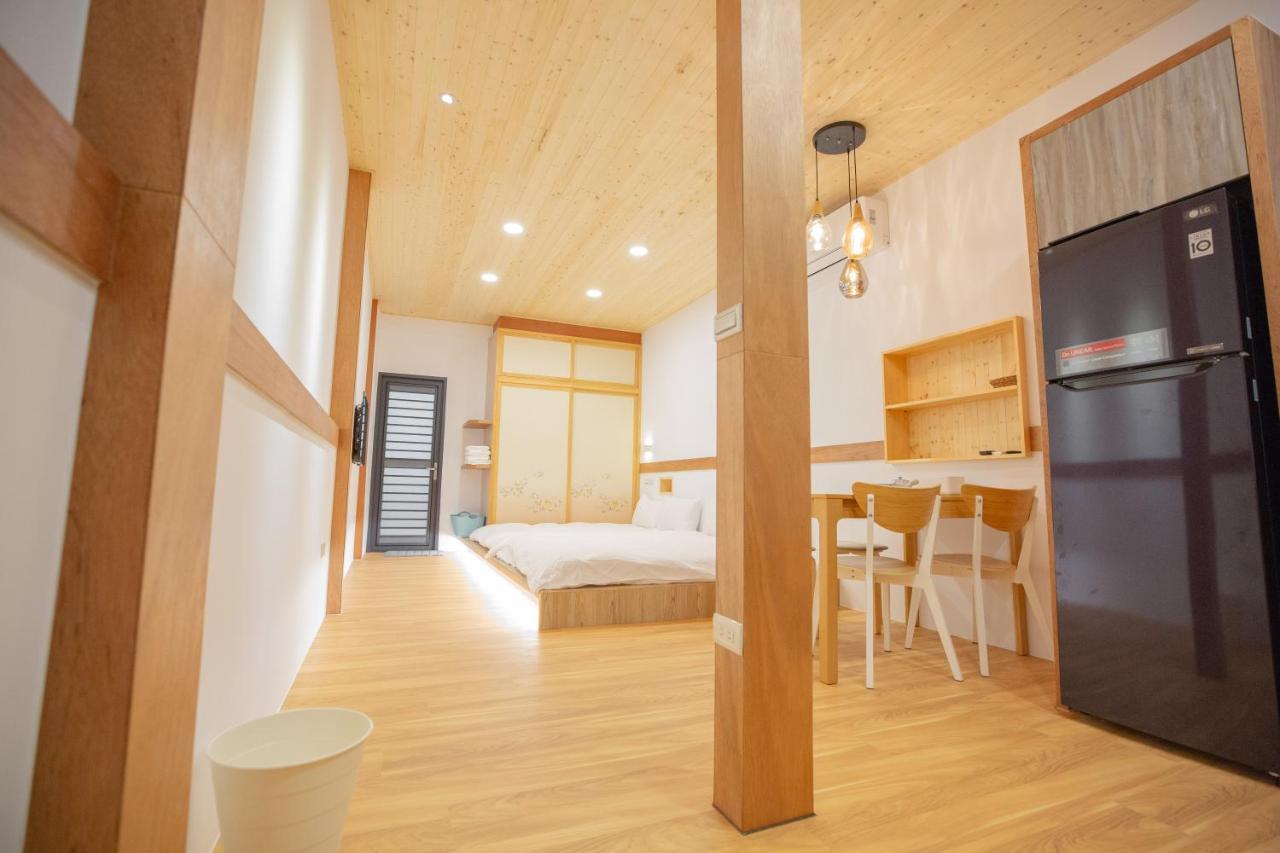 Lost Circle Homestay Tainan Bagian luar foto