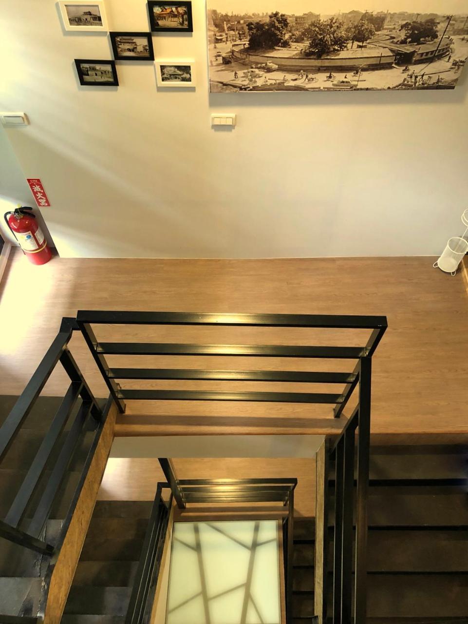 Lost Circle Homestay Tainan Bagian luar foto
