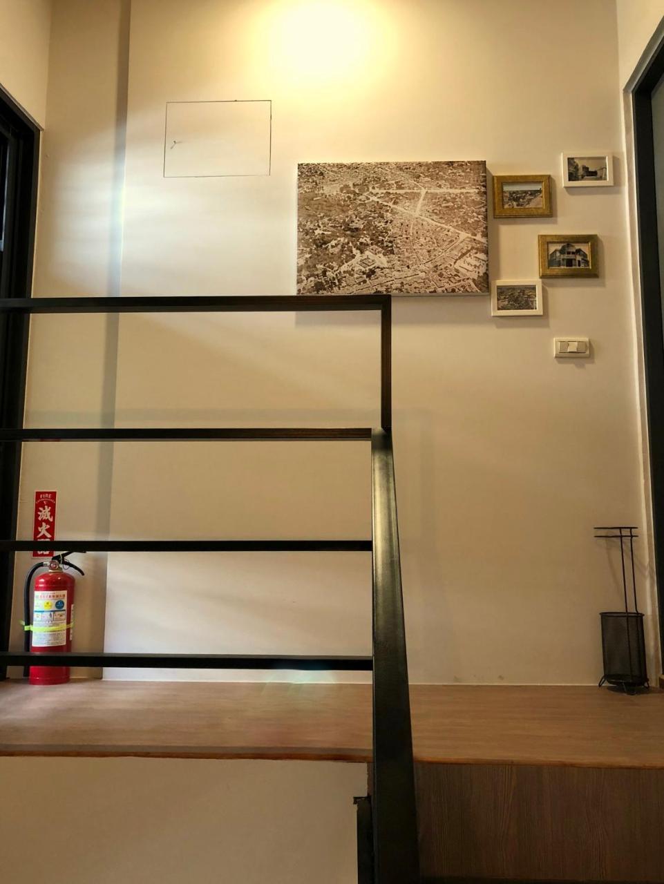 Lost Circle Homestay Tainan Bagian luar foto