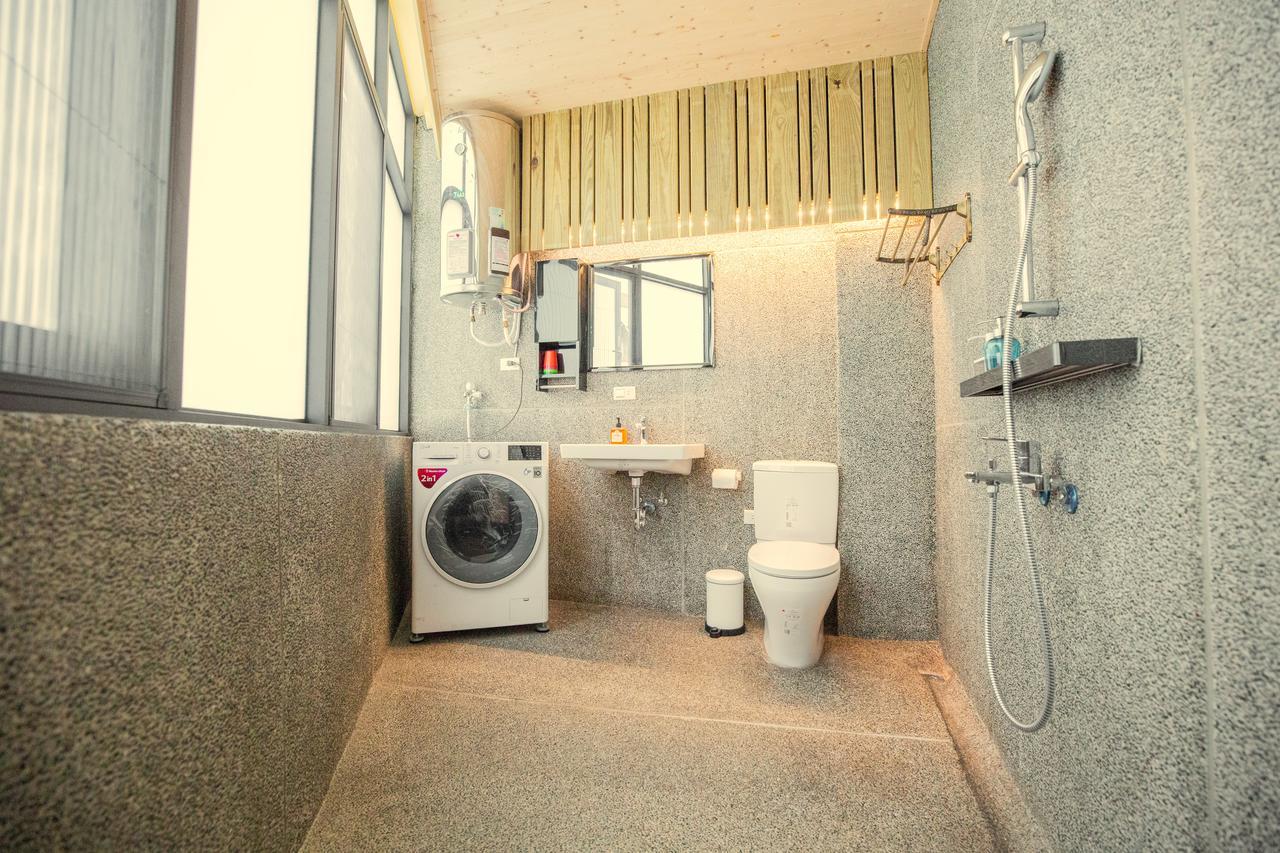 Lost Circle Homestay Tainan Bagian luar foto